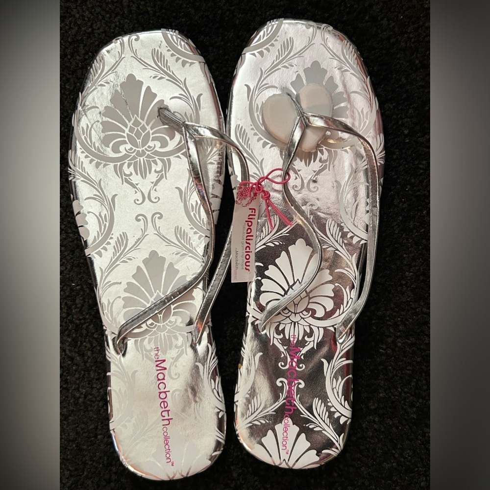 Flip Flops Macbeth New Silver Flipaliscious Size Large-8-9 New with Tags